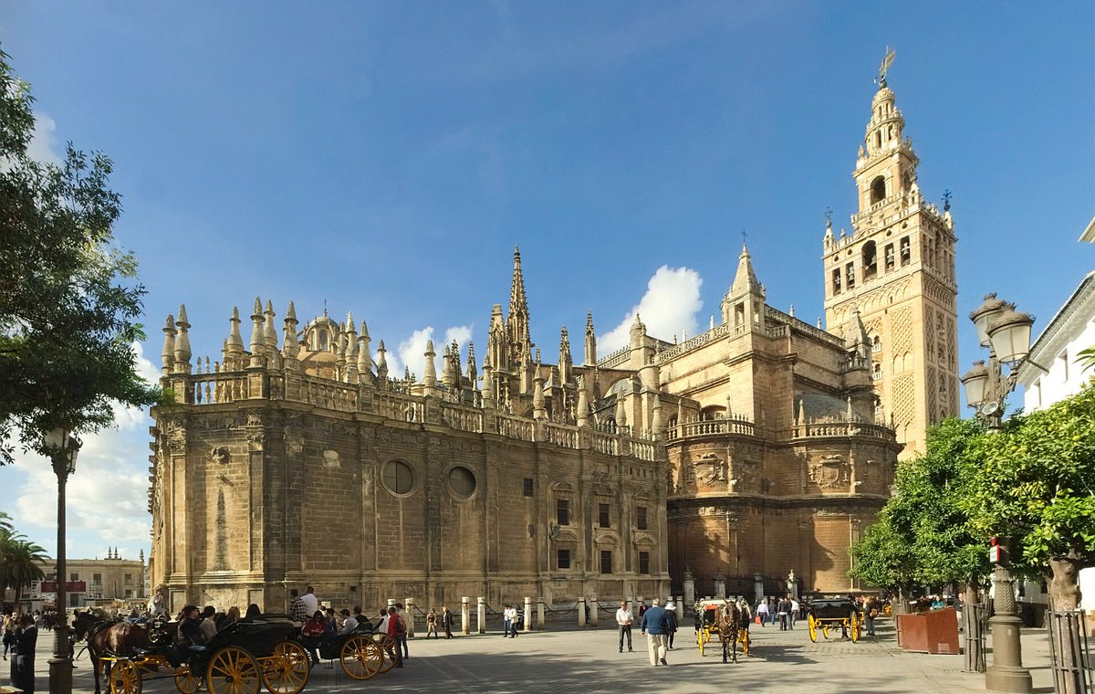 Seville city photo for travel to Valencia