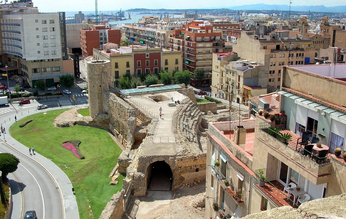 Tarragona city photo for travel to Valencia